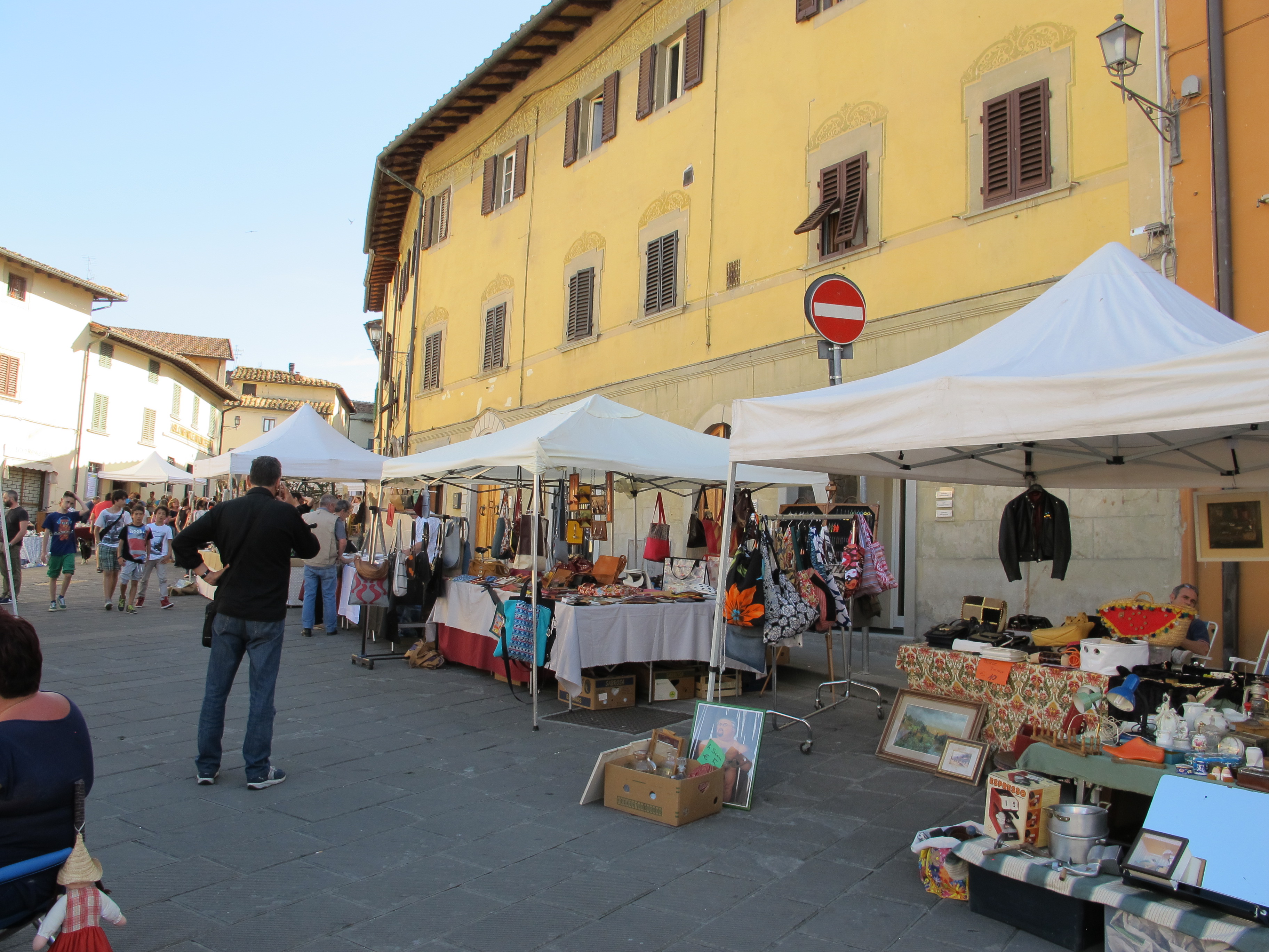 Mercanzie in piazza