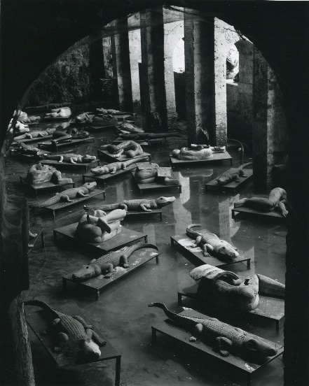 Mimmo Paladino- Dormienti, installazione Fonte delle Fate, Poggibonsi, 2000