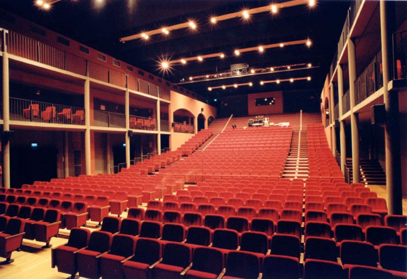 La Città Del Teatro, Cascina